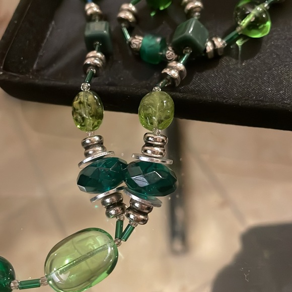 Necklace green color - Picture 3 of 6